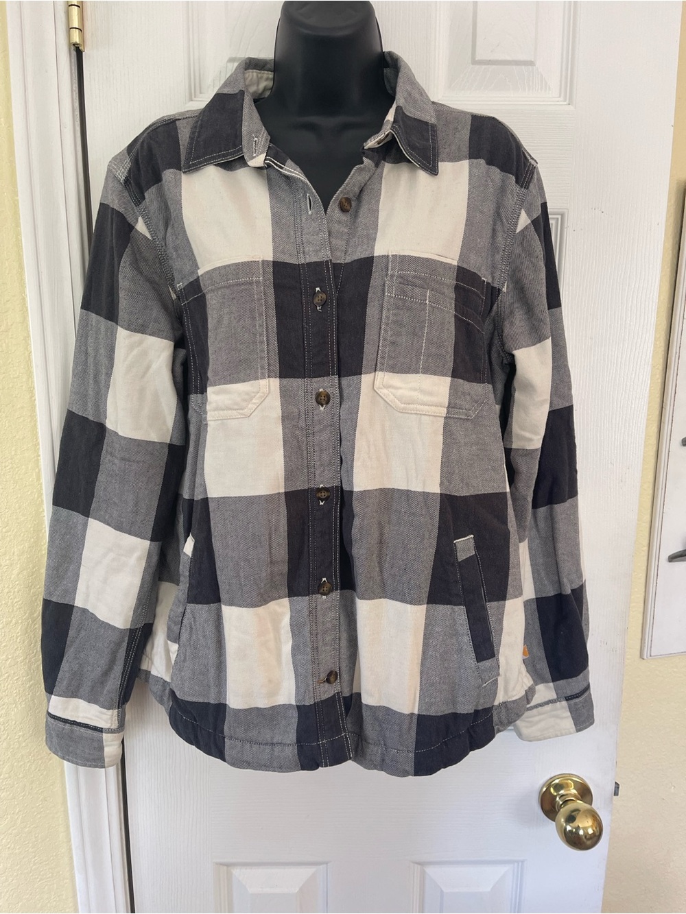 Carhartt Women's Black and Gray Buffalo Plaid Button-Down Shirt Jacket